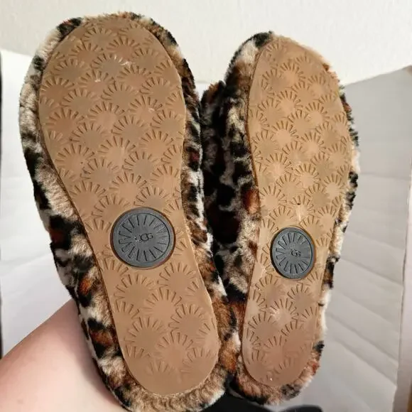 UGG Fluff Yeah leopard slides animal print slippers women’s size 8 - Picture 4 of 8